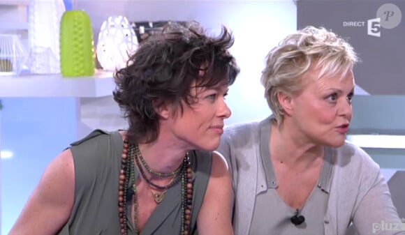 Muriel Robin et Anne Le Nen, invitées de C à vous, le mardi 18 février 2014.