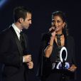 Cesc Fabregas et Nicole Scherzinger remettant un prix à l'O2 Arena de Londres lors des Brit Awards 2014, le 19 février.
