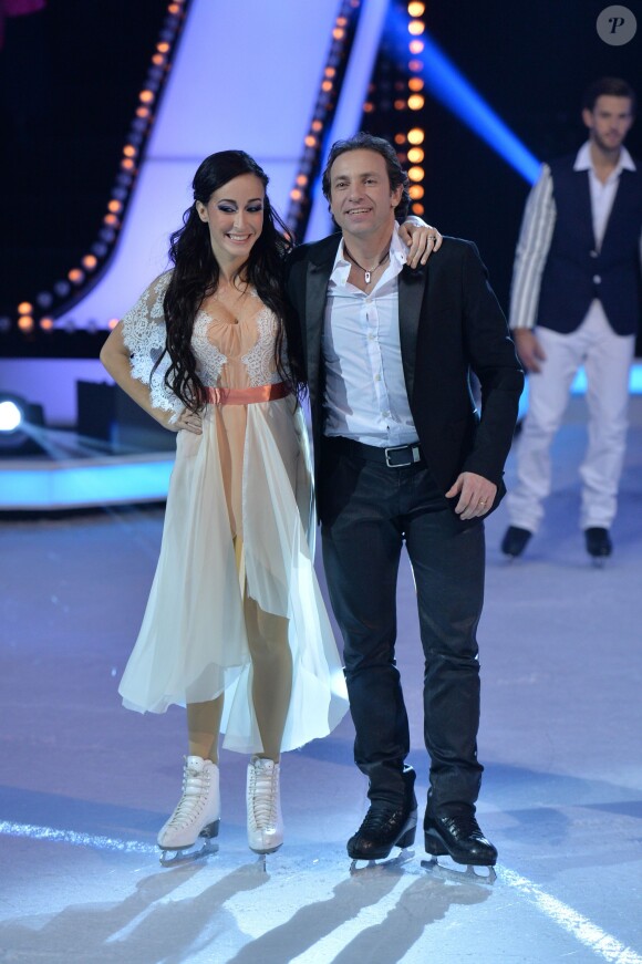 Philippe Candeloro et Kenza Farah sur le plateau de Ice Show le 18 décembre 2013