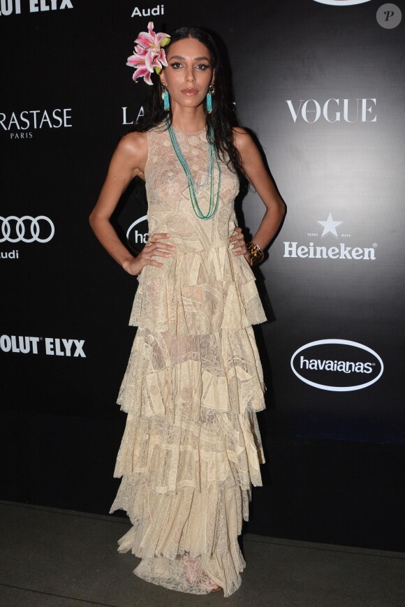 Le top model transexuel Lea T (Leandro Cerezo) lors du Vogue Carnival Gala Ball à Sao Paulo, le 20 février 2014.