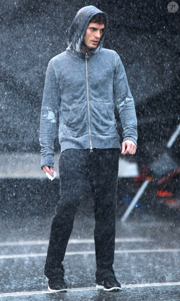 Jamie Dornan en action sur le tournage de Fifty Shades Of Grey à Vancouver, le 29 janvier 2014