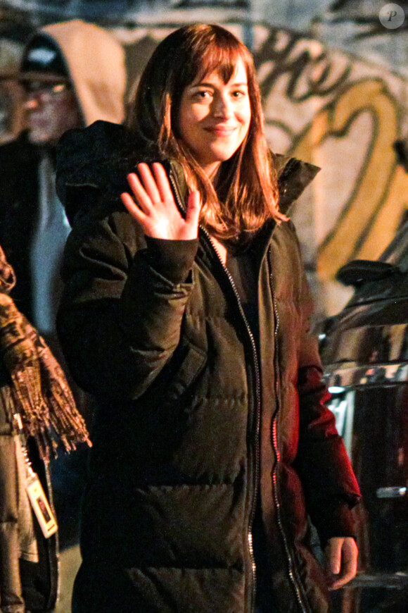 Dakota Johnson sur le tournage de Fifty Shades Of Grey à Vancouver, le 17 janvier 2014.
