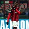 Mario Balotelli, blessé lors du match face à l'Atlético Madrid avec le Milan AC lors des 8e de finale de la Ligue des champions au stade San Siro de Milan, le 19 février 2014