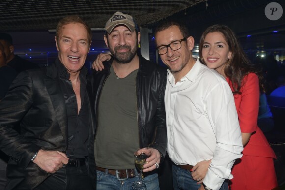 Aux côtés de Tony Gomez, Dany Boon, sa femme Yael et Kad Merad fêtent le succès de Supercondriaque au Queen, Paris, le 26 février 2014.