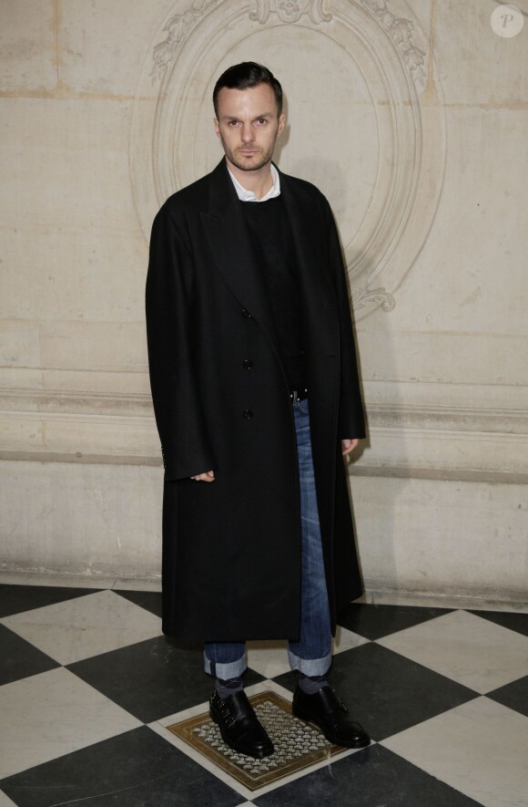 Kris Van Assche arrive au musée Rodin pour assister au défilé Christian Dior. Paris, le 28 février 2014.