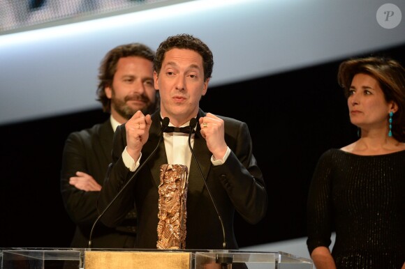 Guillaume Gallienne avec un César du meilleur film pendant la 39e cérémonie des César du Cinéma à Paris, le 28 février 2014.