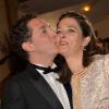 Guillaume Gallienne embrasse sa femme Amandine à la 39e cérémonie des César du Cinéma à Paris, le 28 février 2014.