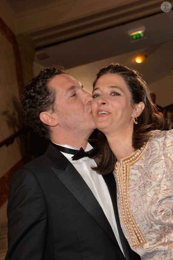 Guillaume Gallienne embrasse sa femme Amandine à la 39e cérémonie des César du Cinéma à Paris, le 28 février 2014.