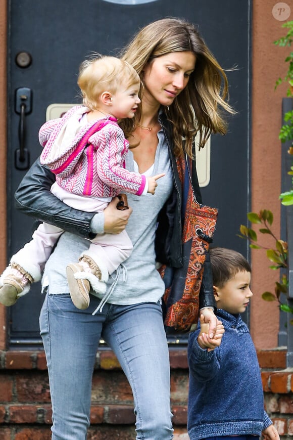 Gisele Bündchen et ses enfants Benjamin et Vivian à Santa Monica le 28 février 2014.