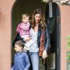 Gisele Bündchen et ses enfants Benjamin et Vivian à Santa Monica le 28 février 2014.