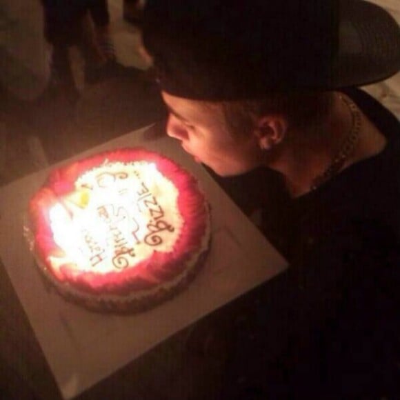 Justin Bieber fête ses 20 ans avec quelques amis, le samedi 1er mars 2014.