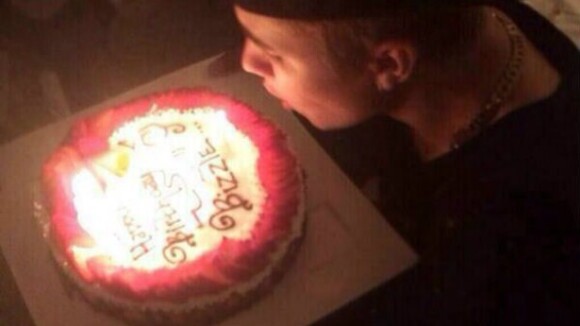 Justin Bieber a 20 ans : Un anniversaire sobre... avant une fête de folie ?