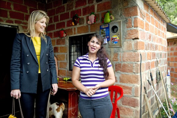 La reine Maxima des Pays-Bas visite la plantation d'agrumes de Maria Lucinda Sanabria Daza dans la ville Lebrija en Colombie le 3 mars 2014.