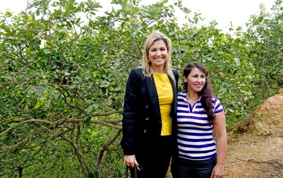 La reine Maxima des Pays-Bas visite la plantation d'agrumes de Maria Lucinda Sanabria Daza dans la ville Lebrija en Colombie le 3 mars 2014.