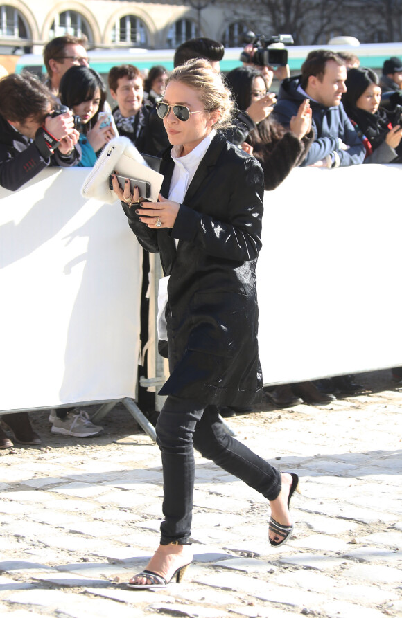 Mary-Kate Olsen au défilé Louis Vuitton à Paris, le 5 mars 2014.