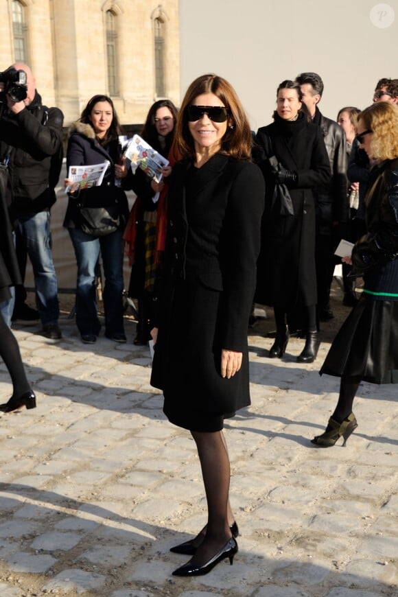 Carine Roitfeld au défilé Louis Vuitton à Paris, le 5 mars 2014.
