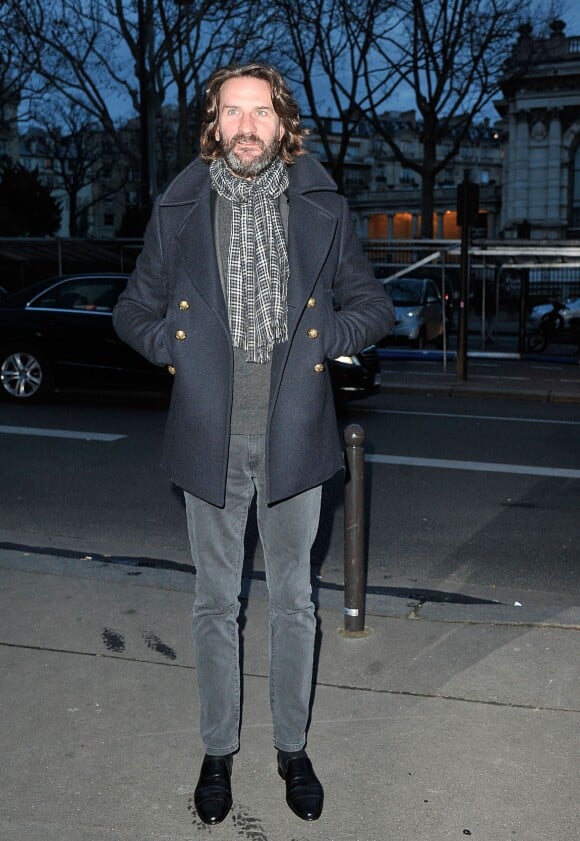 Frédéric Beigbeder arrive au Palais de Tokyo pour assister au défilé Paul & Joe. Paris, le 4 mars 2014.