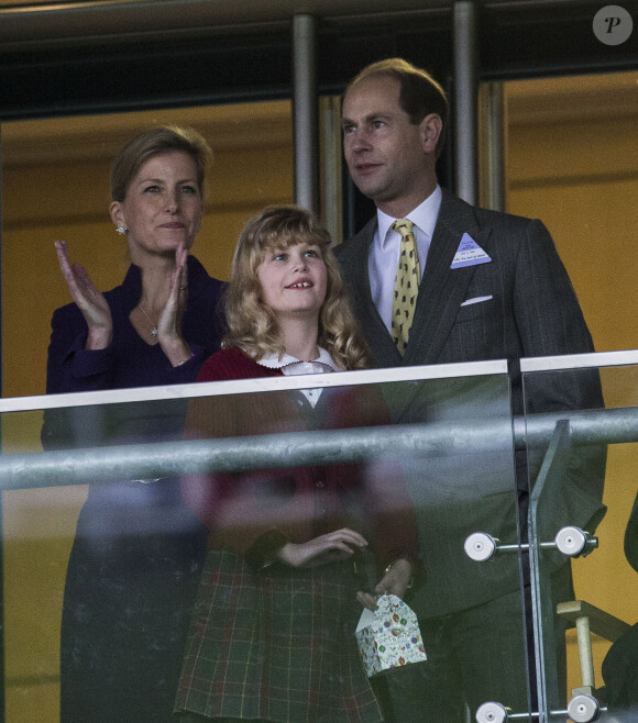 La comtesse Sophie de Wessex et le prince Edward avec leur fille Lady Louise à Ascot le 21 décembre 2013