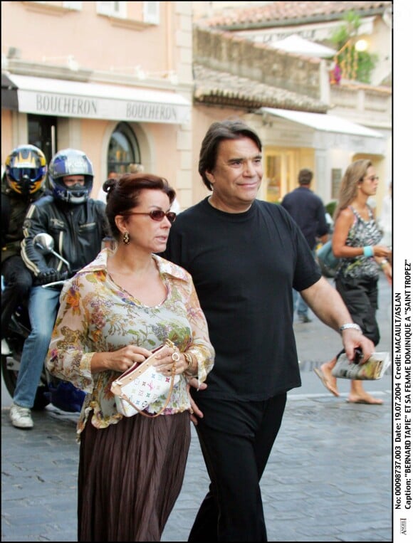 Bernard Tapie et sa femme Dominique à Saint-Tropez le 19 juillet 2004. 