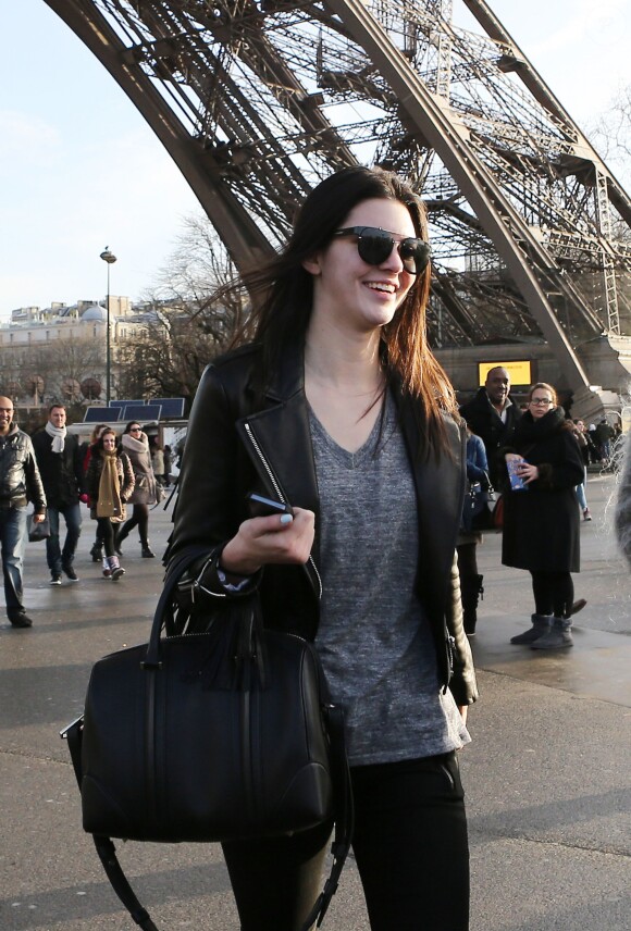 Kendall Jenner a visité la tour Eiffel, à l'occasion de son passage à Paris pour la Fashion Week. Le 27 février 2014.