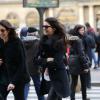 Kendall Jenner en visite musée du Louvre à Paris avec une amie, le 1er mars 2014.