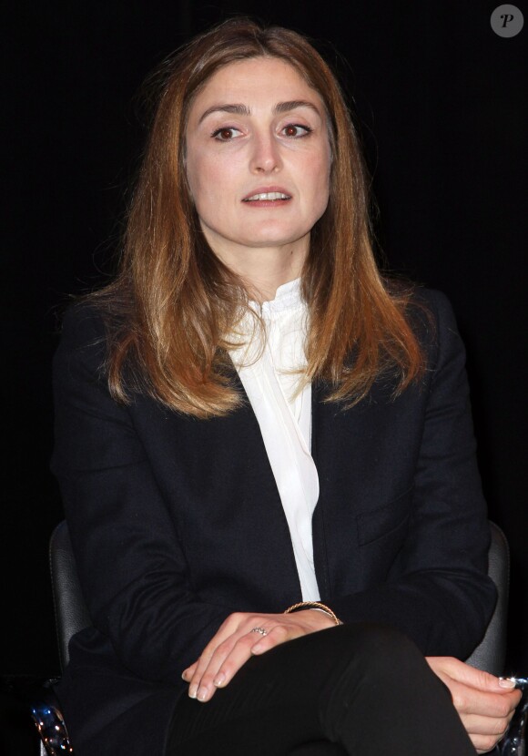 Julie Gayet pour la projection de son documentaire "Cinéaste(s)" dans le cadre du festival Rendez-vous with French Cinema à New York, le 8 mars 2014.