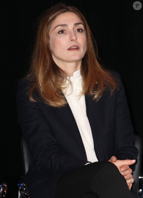 Julie Gayet pour la projection de son documentaire "Cinéaste(s)" dans le cadre du festival Rendez-vous with French Cinema à New York, le 8 mars 2014.