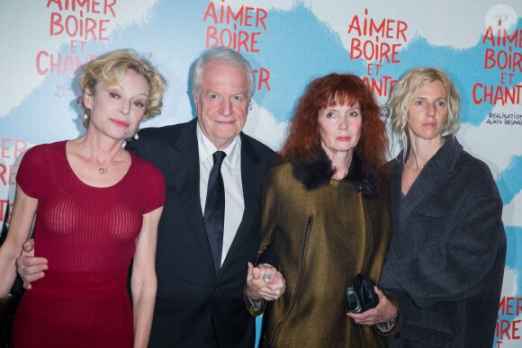Caroline Sihol, André Dussollier, Sabine Azéma et Sandrine Kiberlain à l'avant première du film Aimer, boire et chanter à Paris le 10 mars 2014.