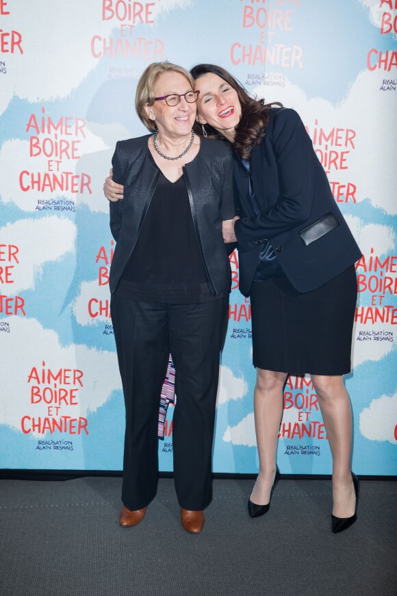 Marylise Lebranchu et Aurélie Filippetti à l'avant première du film Aimer, boire et chanter à Paris le 10 mars 2014.