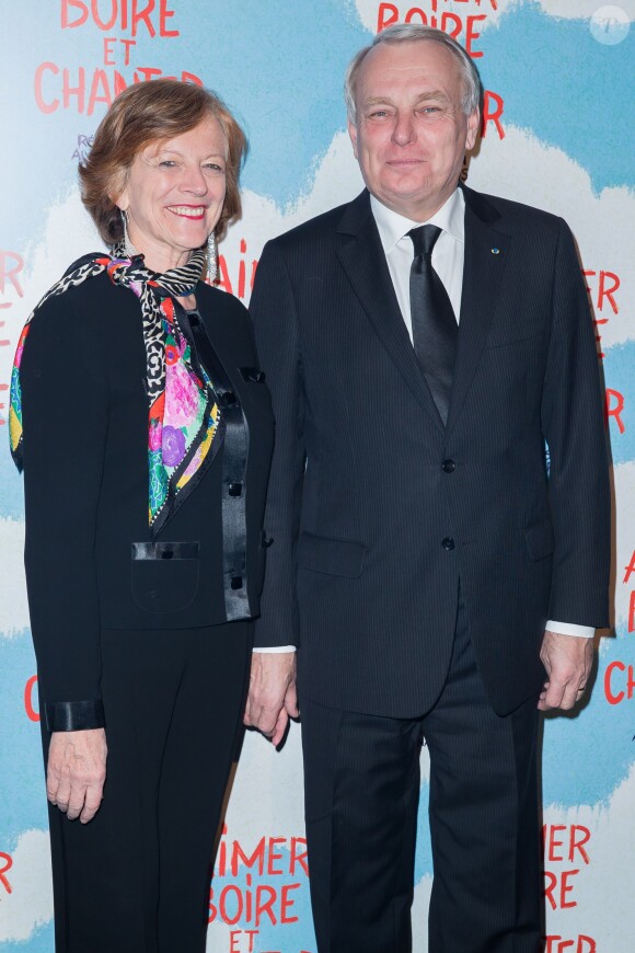 Jean-Marc Ayrault et sa femme Brigitte Ayrault à l'avant première du film Aimer, boire et chanter à Paris le 10 mars 2014.