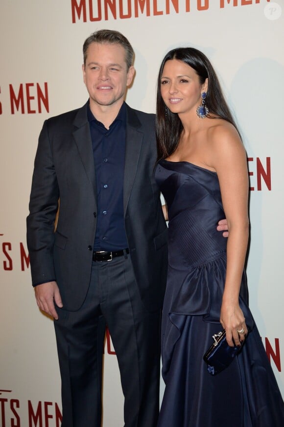 Matt Damon et sa femme Luciana Barroso lors de la présentation à Paris de Monuments Men le 12 février 2014