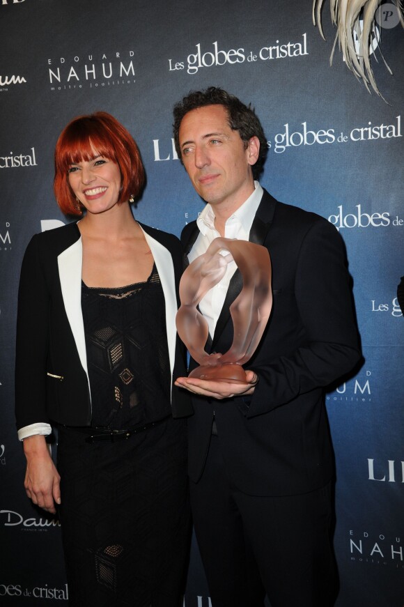 Fauve et Gad Elmaleh lors de la 9e cérémonie des Globes de Cristal au Lido à Paris, le 10 mars 2014.