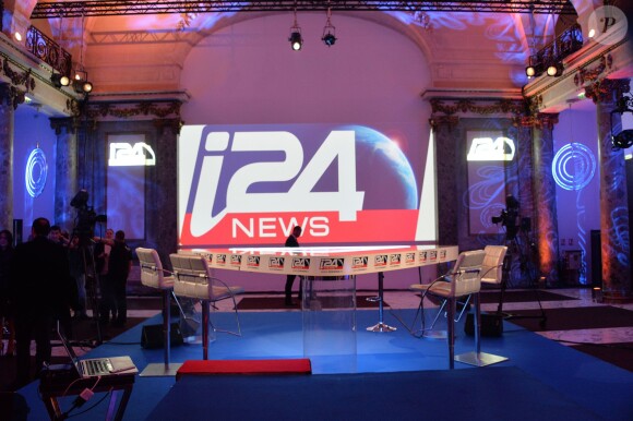 Illustration plateau i24News - Soirée de la chaîne I24News au Pavillon Cambon à Paris, le 12 mars 2014.