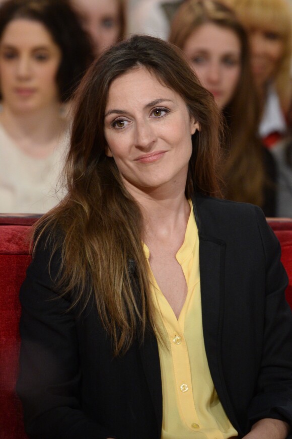 Camille Chamoux lors de l'enregistrement de l'émission "Vivement Dimanche" à Paris le 12 mars 2014. L'émission sera diffusée le 16 mars.