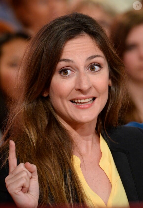 Camille Chamoux - Enregistrement de l'émission "Vivement Dimanche" à Paris le 12 mars 2014. L'émission sera diffusée le 16 mars.