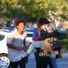 Kendall et Kylie Jenner dans les rues de Calabasas à Los Angeles avec Jaden Smith, le 13 mars 2014.