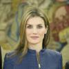 Letizia d'Espagne reçoit des journalistes de la version espagnole de Vogue, au Palais de la Zarzuela, à Madrid, le 14 mars 2014.