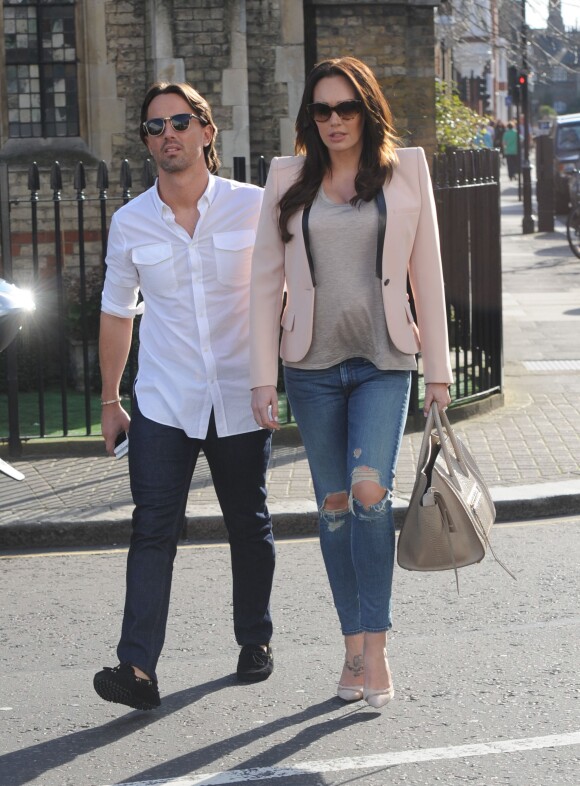 Tamara Ecclestone, enceinte, et son mari Jay Rutland dans le quartier de Knightbridge à Londres, le 15 mars 2014