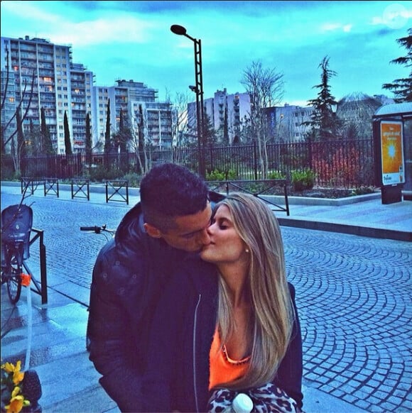 Marquinhos et sa belle Carol Cabrino - photo du 3 mars 2014 issue du compte Instagram du joueur du Paris Saint-Germain