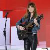 Carla Bruni a chanté "Little French Songs" - Enregistrement de l'émission "Vivement Dimanche" à Paris le 19 mars 2014. L'émission sera diffusée le 23 mars sur France 2.