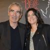 Raymond Domenech et sa compagne Estelle Denis - Première de la comédie musicale "La Belle et la Bête" avec Vincent Niclo dans le rôle de la Bête au théâtre Mogador à Paris le 20 mars 2014.