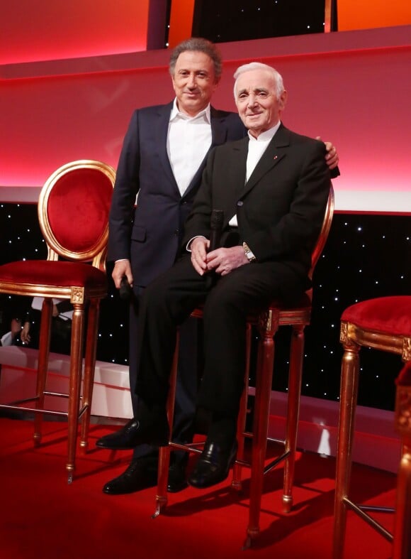 EXCLU - Michel Drucker et Charles Aznavour lors de l'enregistrement de l'émission TV pour France 2, "Le Grand Show" de Michel Drucker avec en invité d'honneur Serge Lama, qui sera diffusée le 22 mars 2014 sur France 2, le 10 mars 2014.
