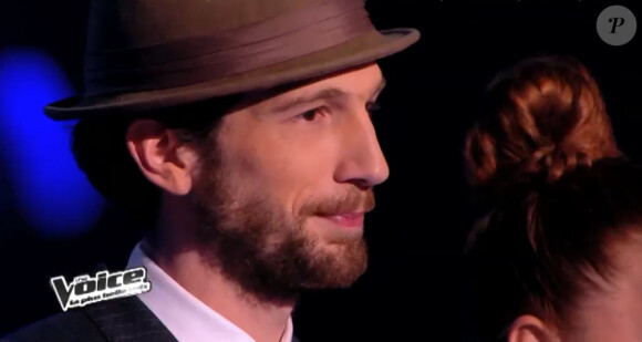 Igit et Tifayne sont sauvés par Garou, leur coach, lors de l'épreuve ultime dans The Voice 3 le samedi 22 mars 2014 sur TF1