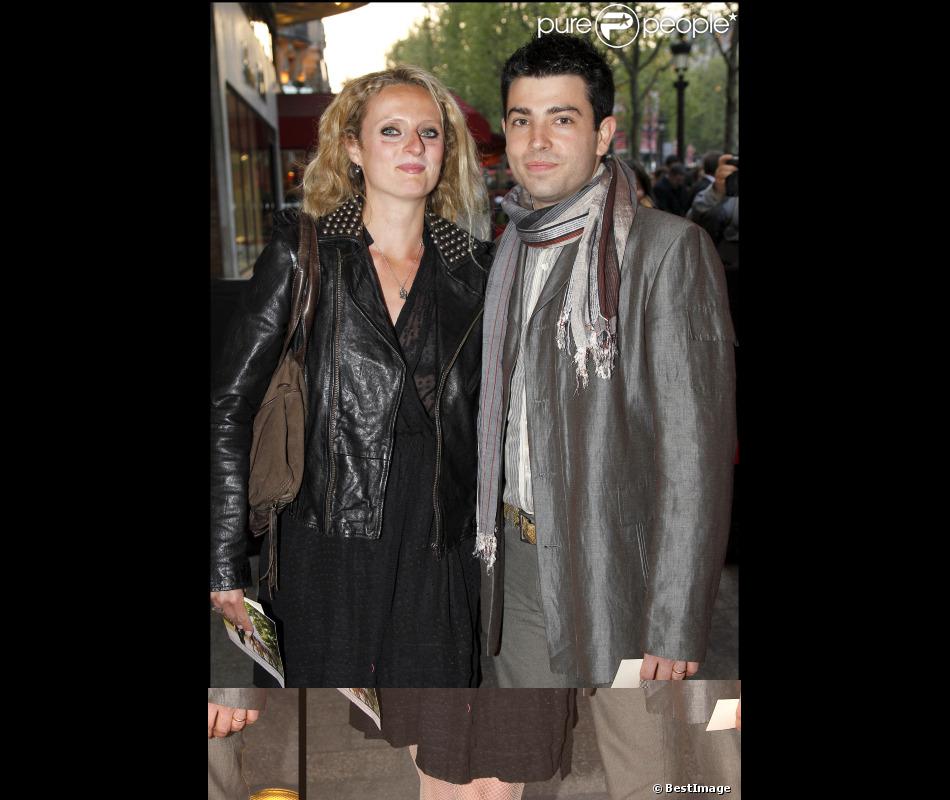 Aurore Auteuil et son mari Jimmy Chatras à Paris le 14 avril 2011