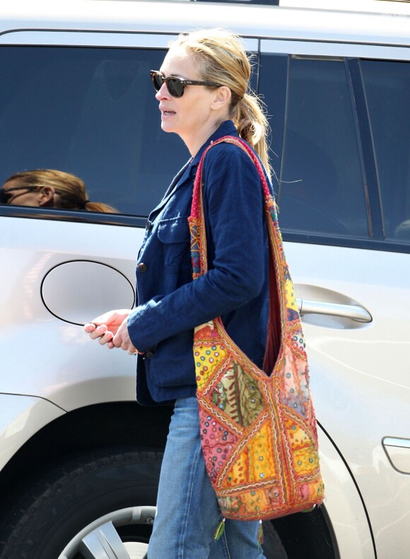 Exclusif - Julia Roberts au parc avec sa mère Betty Lou Motes et ses enfants à Los Angeles, le 13 mars 2014.