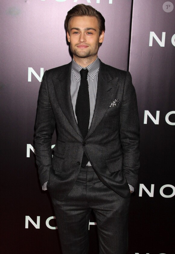 Douglas Booth à la première du film Noé, à New York, le 26 mars 2014.
