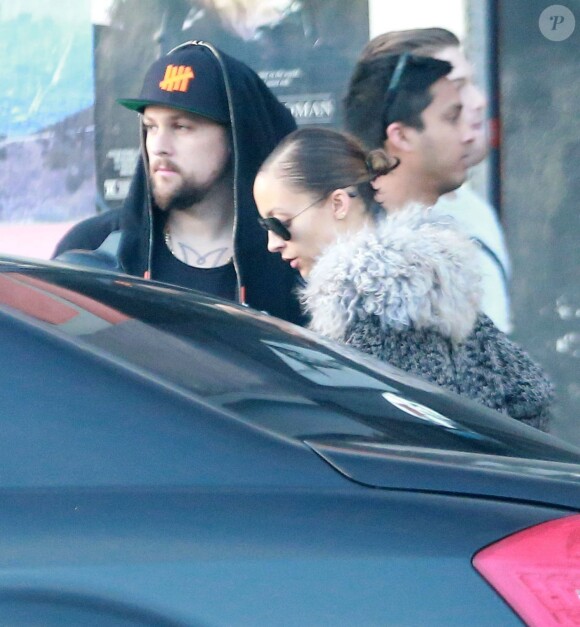 Nicole Richie et Joel Madden en pleine séance de shopping à West Hollywood en compagnie de leur chien Los Angeles, le 27 decembre 2013