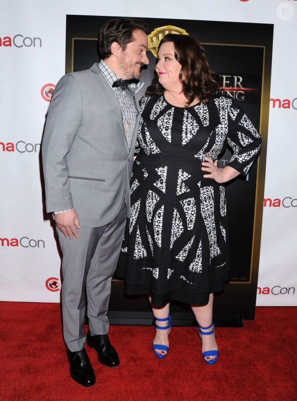 Ben Falcone et sa femme Melissa McCarthy au panel Warner Bros lors CinemaCon 2014 au Caesars Palace à Las Vegas, le 27 mars 2014.