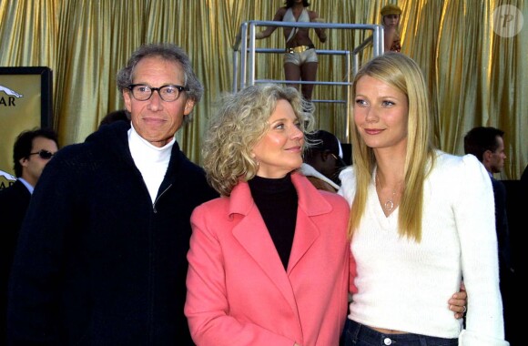 Gwyneth Paltrow avec son père Bruce Paltrow et sa mère Blythe Danner à Los Angeles en 2002