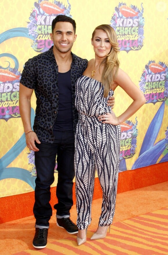 Alexa Vega et son mari Carlos Pena aux Kid's Choice Awards 2014